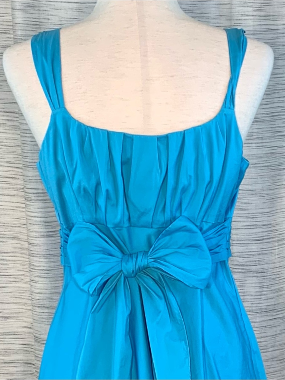 Ann Taylor sky blue sleeveless top. - Picture 12 of 16
